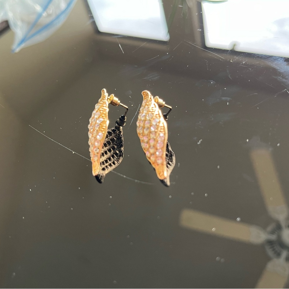 Earrings - Picture 2 of 4